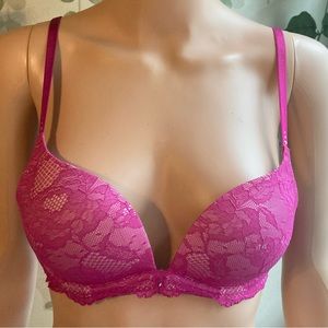 Sz 34B Victoria’s Secret Pink Lace Biofit Push Up Bra